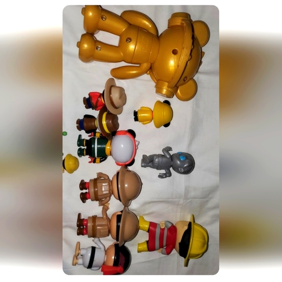 : 34 pc used Ryans World toy figures ideal party favors including invisible toy - Picture 12 of 12